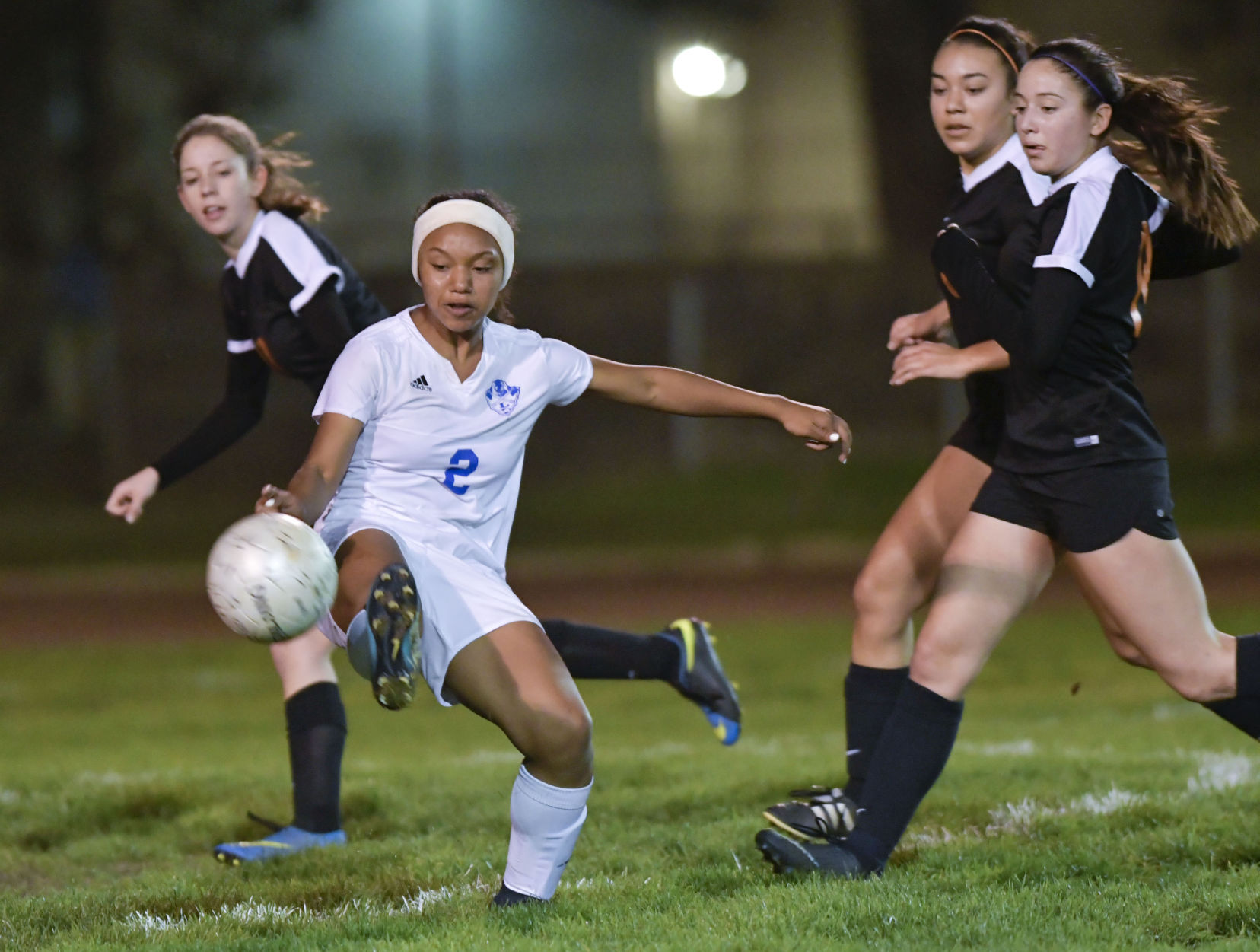 011618 SY Lompoc g soccer 02.jpg
